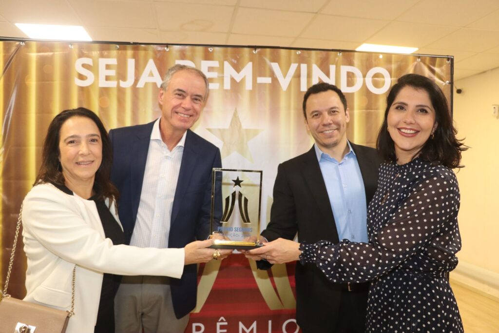 APet recebe homenagem no Prêmio SegNews 2026 como destaque nacional em seguros pet